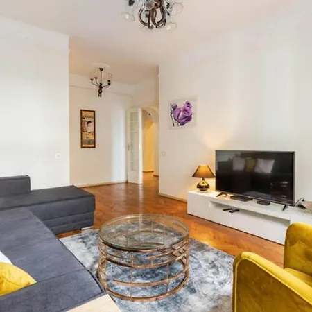 Apartment Artist