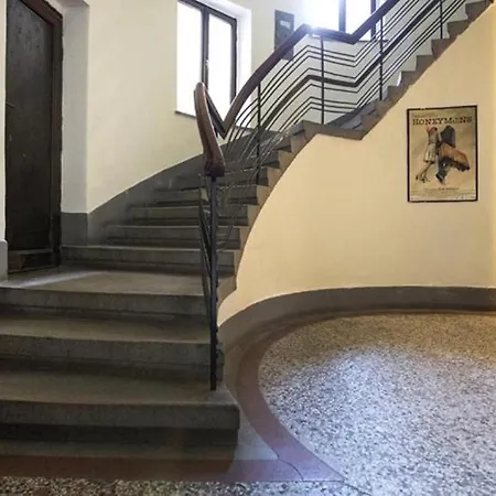 Apartment Artist